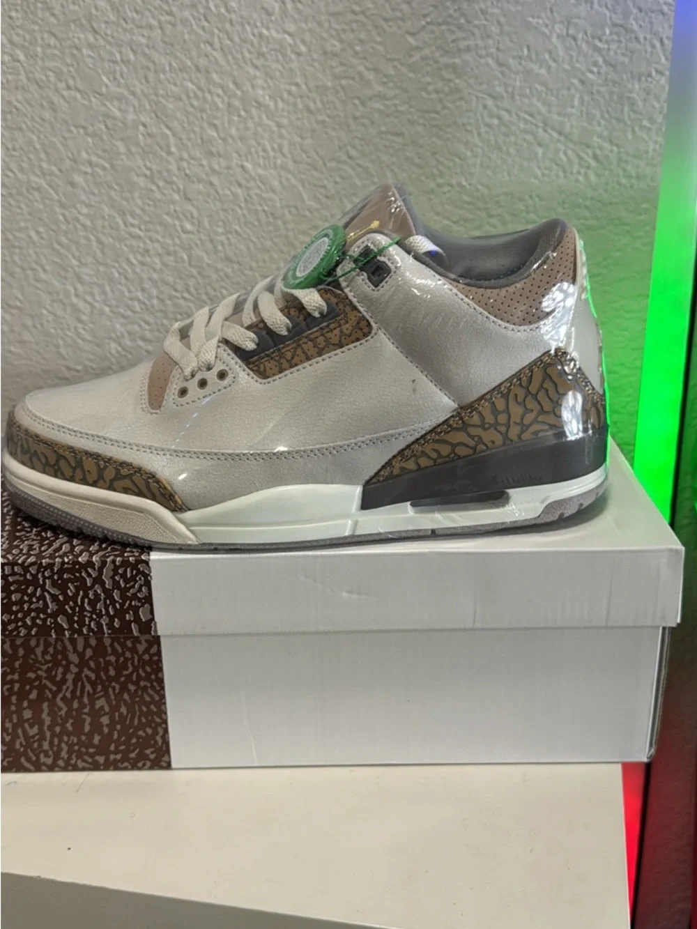 Jordan Low-Top Sneakers in White and Beige with Elephant Print